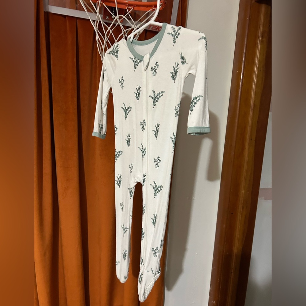 Kyte baby bamboo eucalyptus 6-12 mos